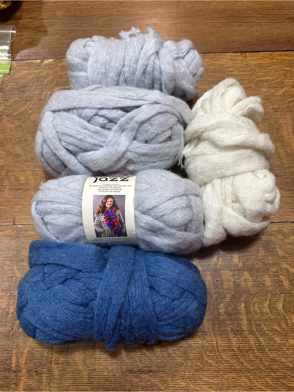Couture jazz Chunky Yarn lot in Blue, Light Gray Cream